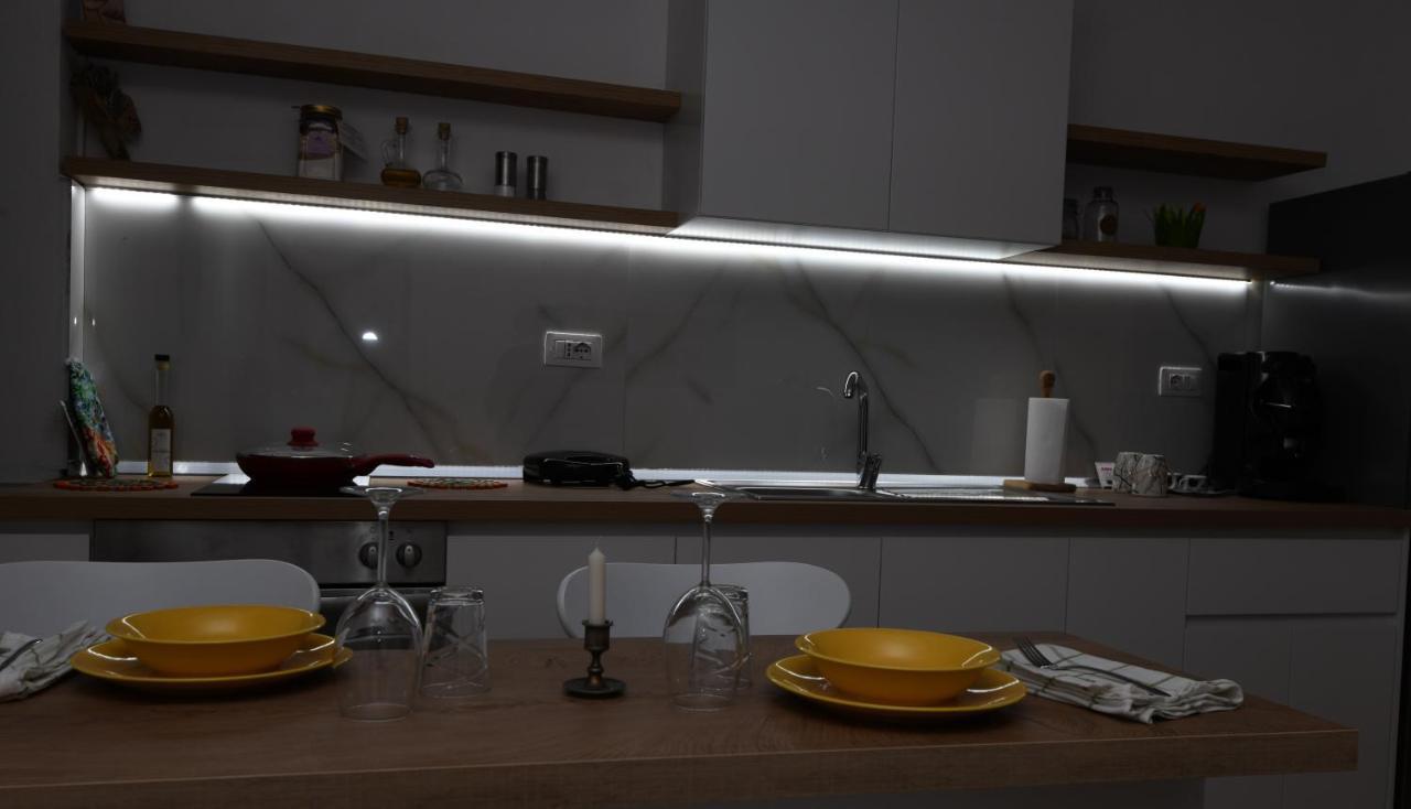 Rondine Studio Apartment Tirana Buitenkant foto