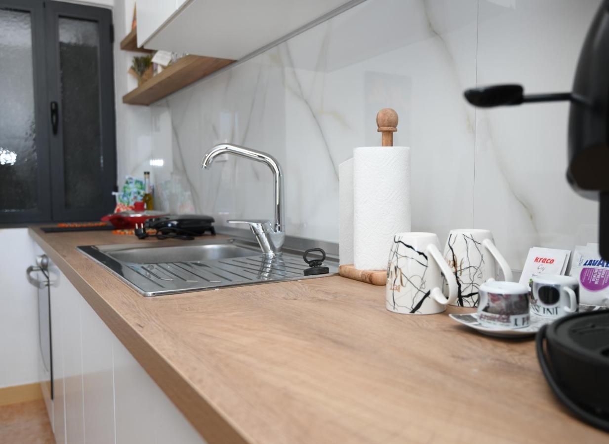 Rondine Studio Apartment Tirana Buitenkant foto