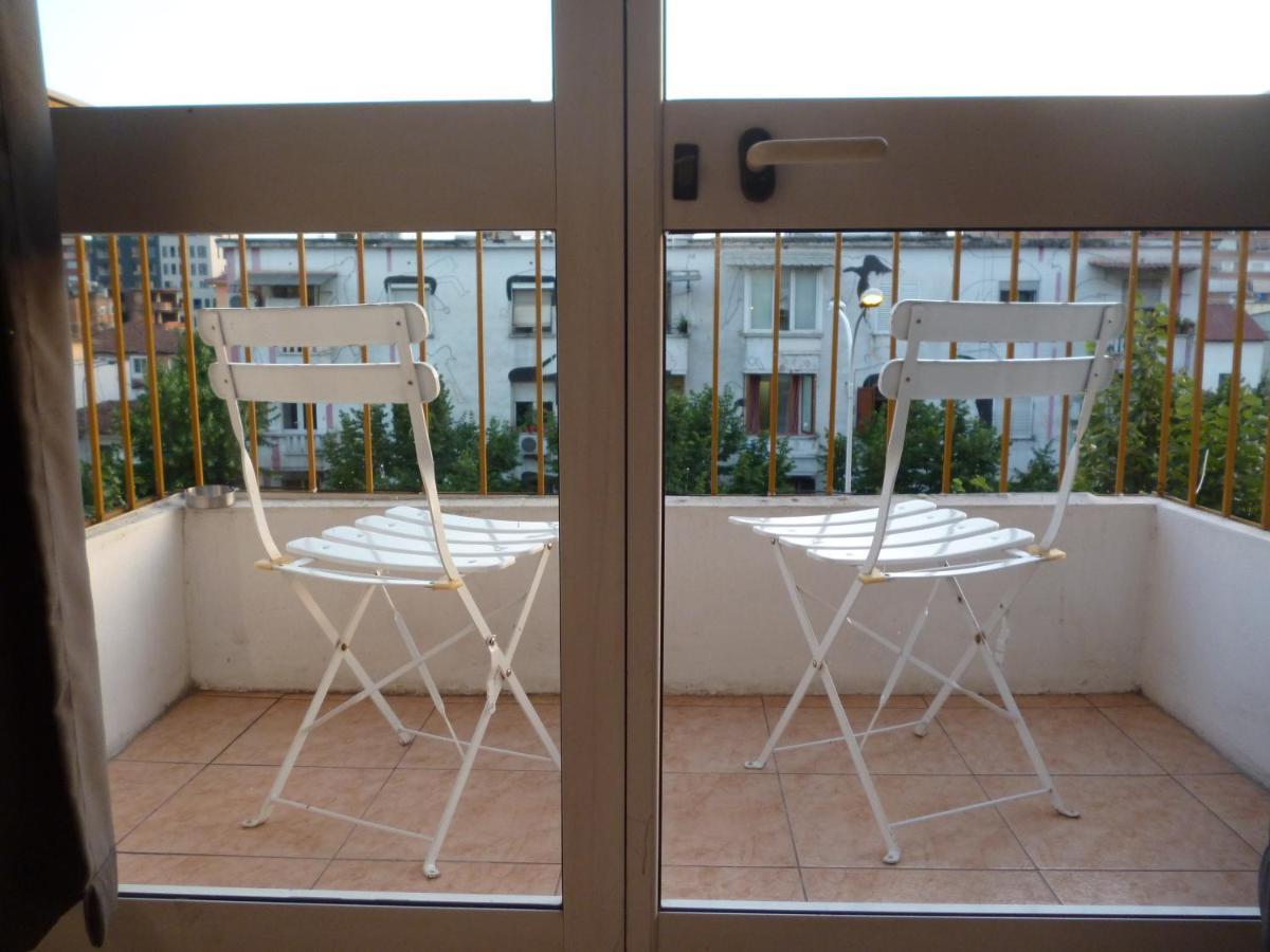 Rondine Studio Apartment Tirana Buitenkant foto
