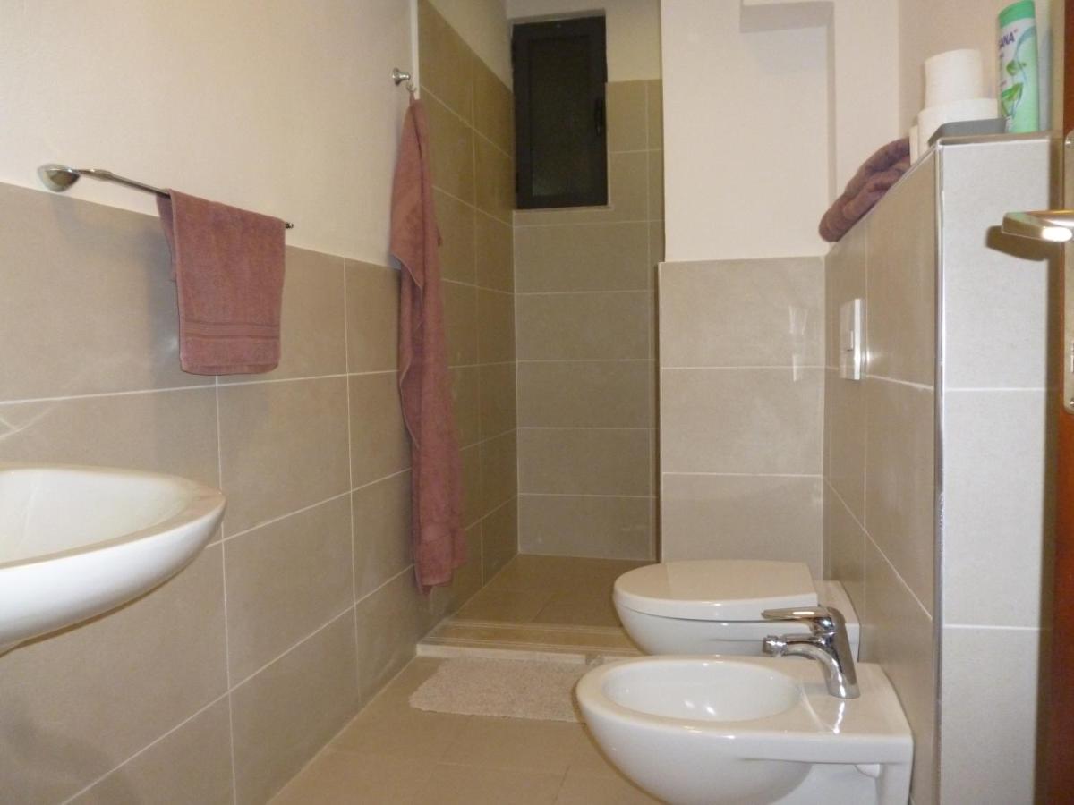 Rondine Studio Apartment Tirana Buitenkant foto
